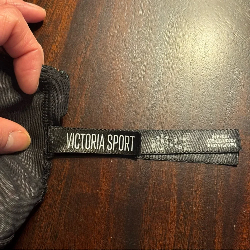 Victoria’s Secret Sport Strappy Back Sports‎ Bra Small Geometric Print